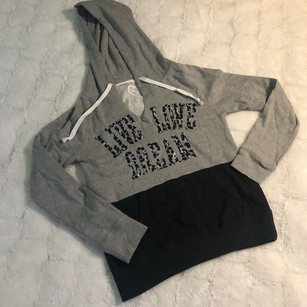 💕love, love, dream sweatshirt size small💕